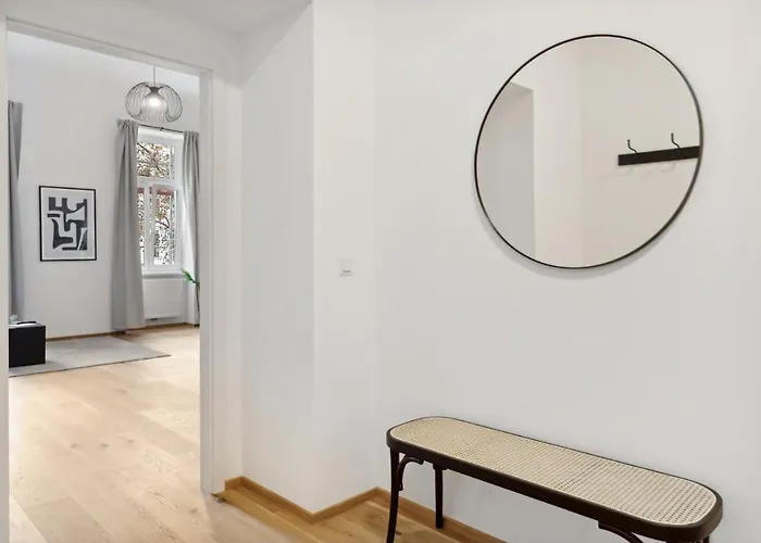 Center Designer Modern * וינה